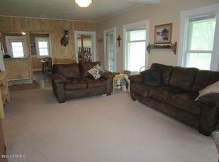430 Belding St, Crystal, MI 48818