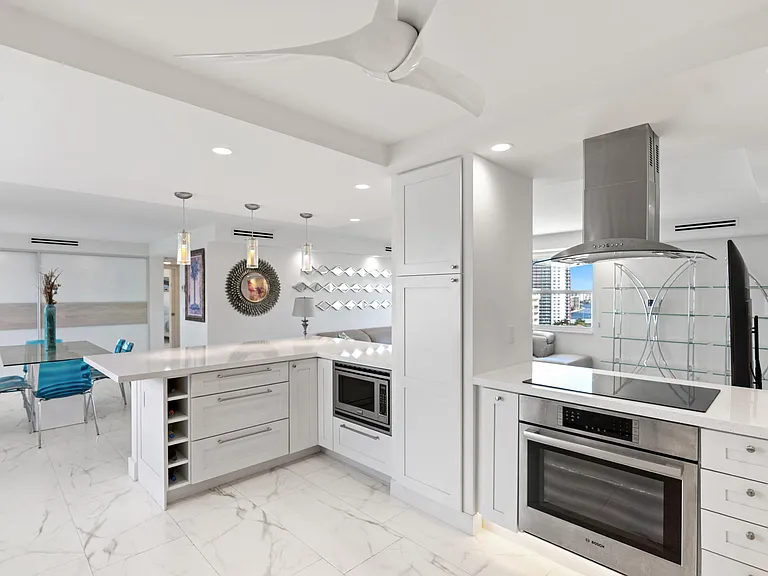 121 Golden Isles Dr #Penthouse 1 — Photo 33