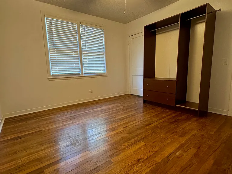 514 W Rusk St — Photo 11