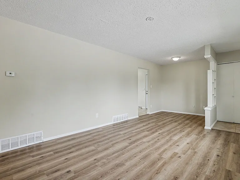 1731 Auburn Dr — Photo 6