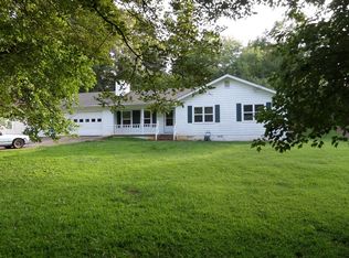 5627 Pinewood Dr, Flowery Branch, GA 30542