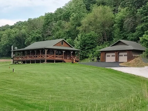 1872 Hillside Ave, Mondamin, IA 51557