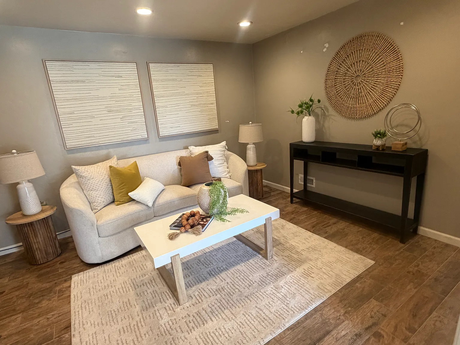 4 bed, 2700 sqft, $5,600 — Photo 4
