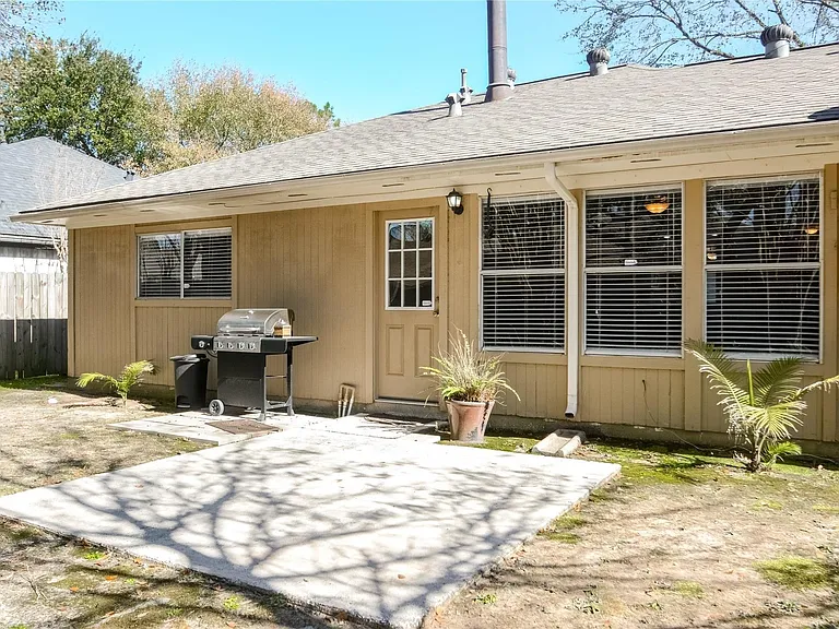 19635 Westbridge Ln — Photo 28