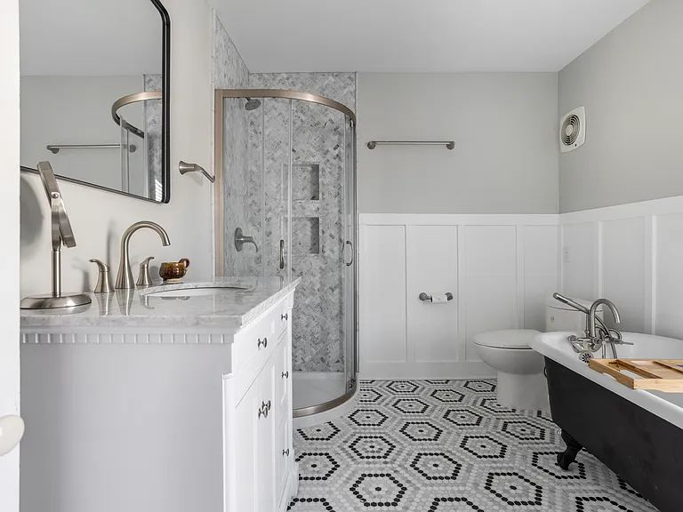 64 Carleton St #2 — Photo 25