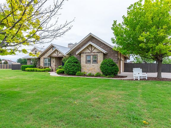 3rd image of 449 Apple Blossom Dr