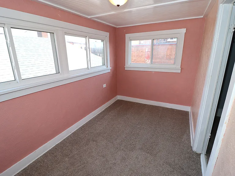 120 S Court St — Photo 40
