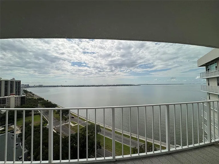 2611 Bayshore Blvd #1805 — Photo 40