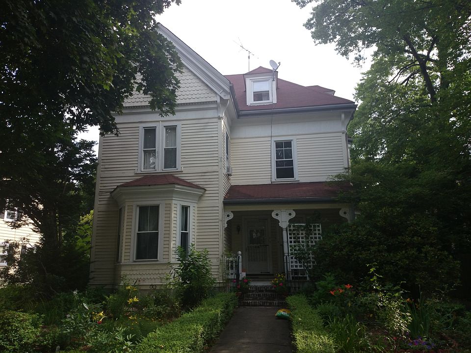 2nd image of 11 Stanton Rd
