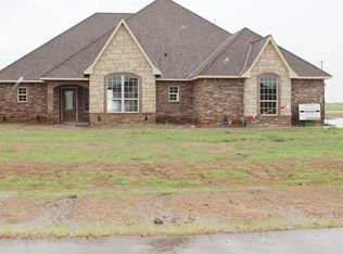 124 Wilson Ln, Lawton, OK 73505