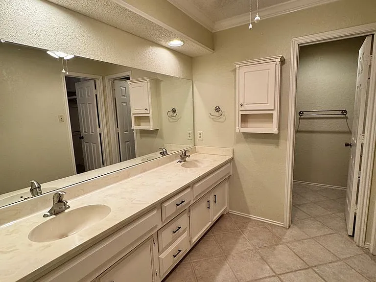 7712 Grover Ave — Photo 25