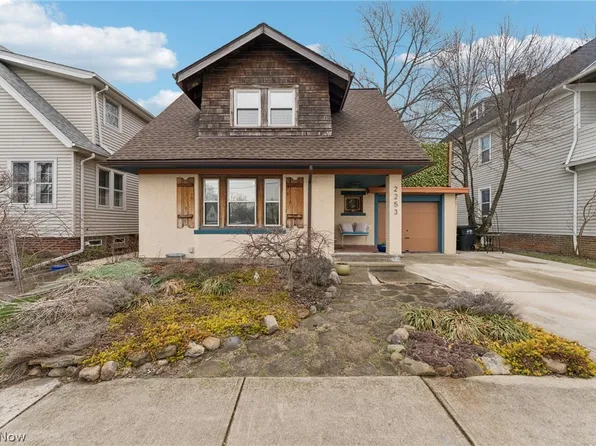 2253 Olive Ave, Lakewood, OH 44107