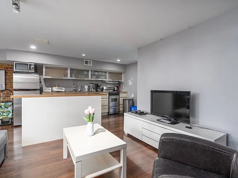 1820 Calvert St NW #1818 — Photo 4