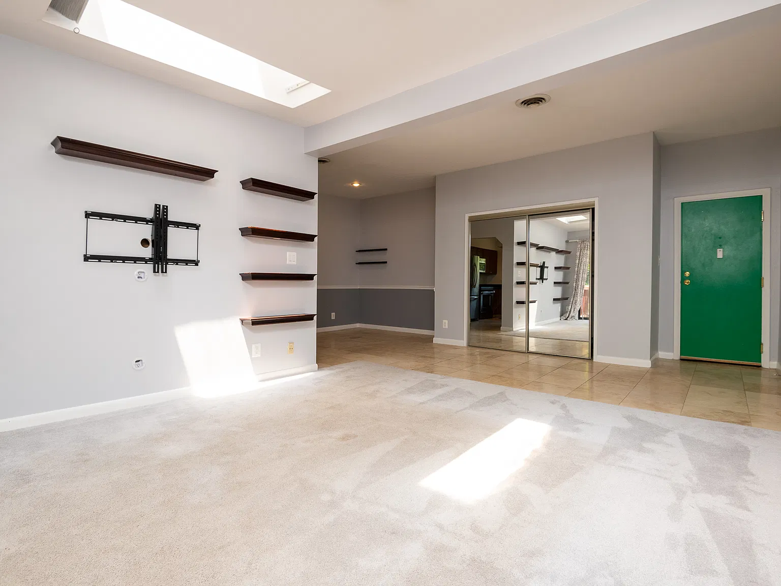 2 bed, 1018 sqft, $2,195 — Photo 2