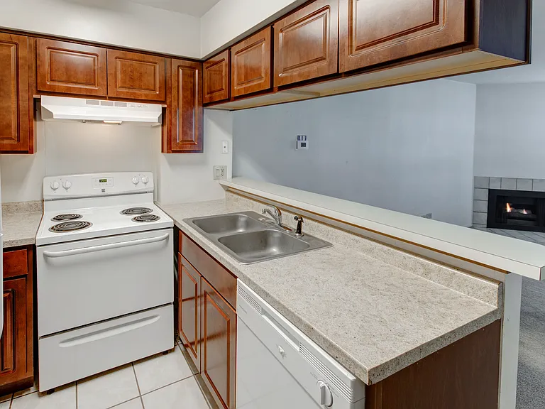 Waterford Greens Apartments and Townhomes — Photo 27