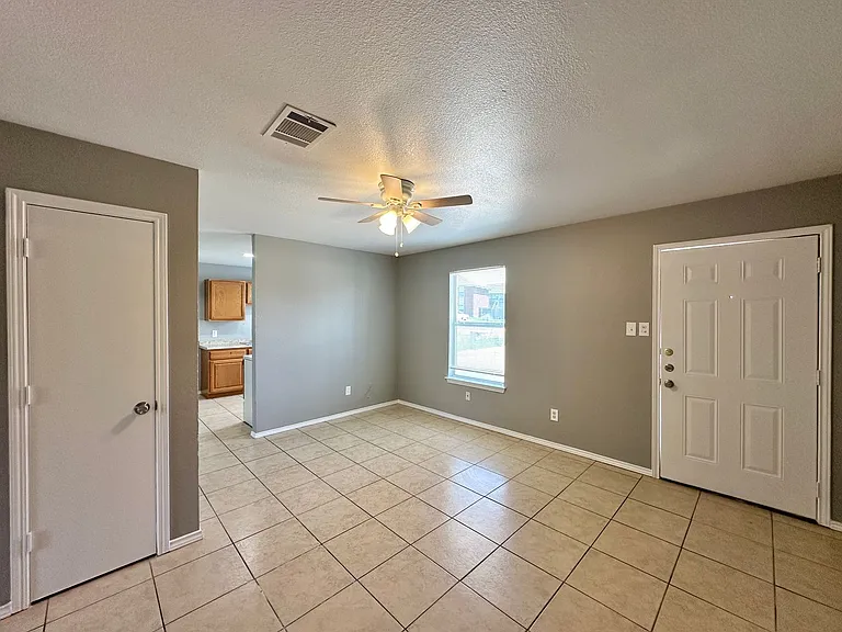 1704 Spring Rose Cir — Photo 22