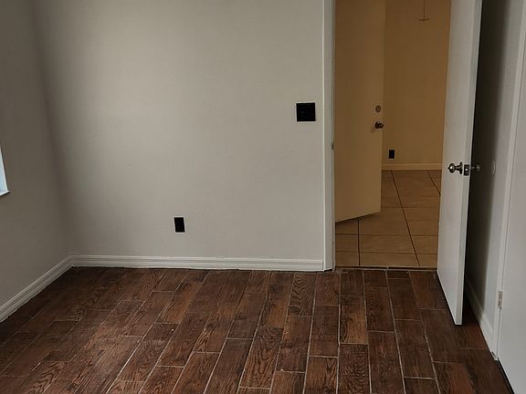4th image of 212 Redbud Ln