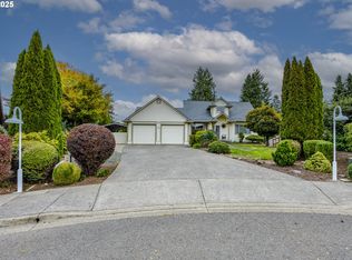 770 Girard Ct, Cottage Grove, OR 97424