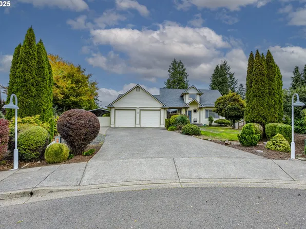 770 Girard Ct, Cottage Grove, OR 97424