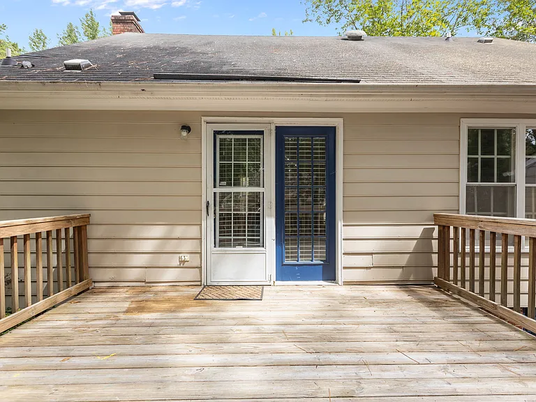 4504 Liverpool Ln — Photo 30