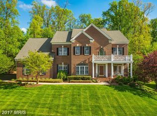 12203 Wild Horse Dr, Fairfax, VA 22033