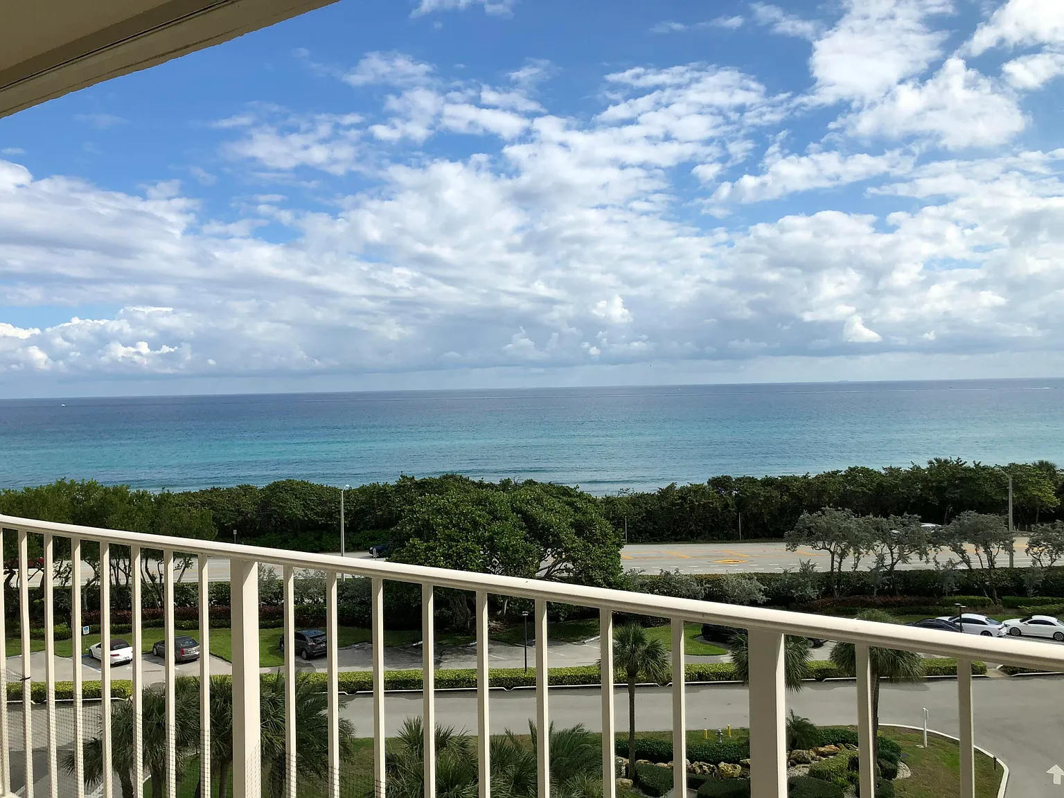 2 bed, 2.0 bath, 1915 sqft, $9,800 — Photo 4
