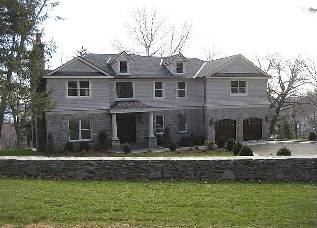 2nd image of 5 Hugh Hill Ln