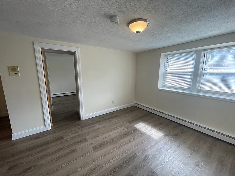 North Beacon St Brighton Apartments — Photo 11