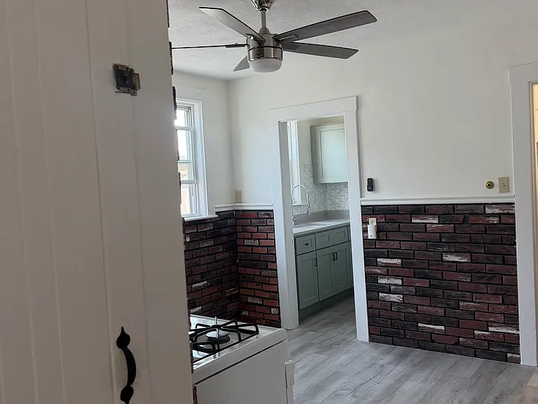 36 Derby St #3 — Photo 5