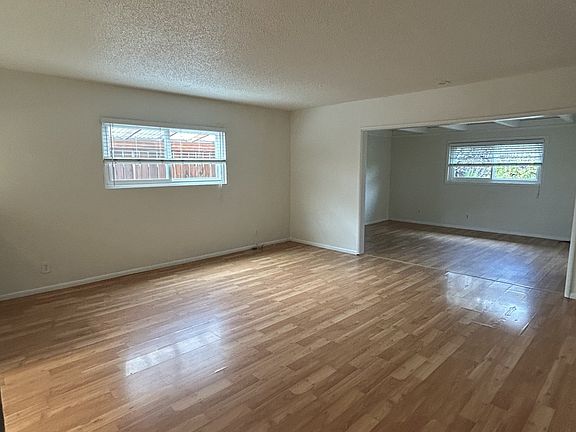 3rd image of 2423 Boulevard Del Campo Blvd