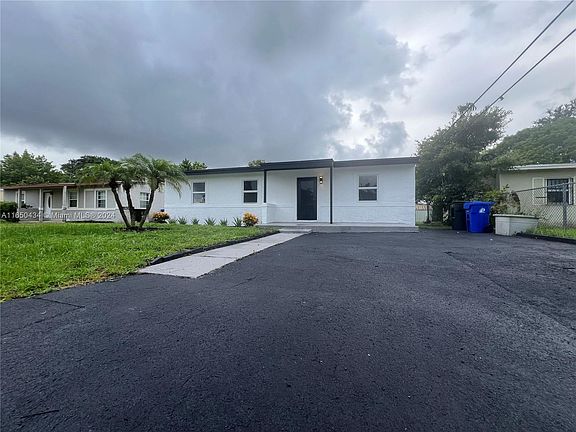3rd image of 1420 NW 13th Pl