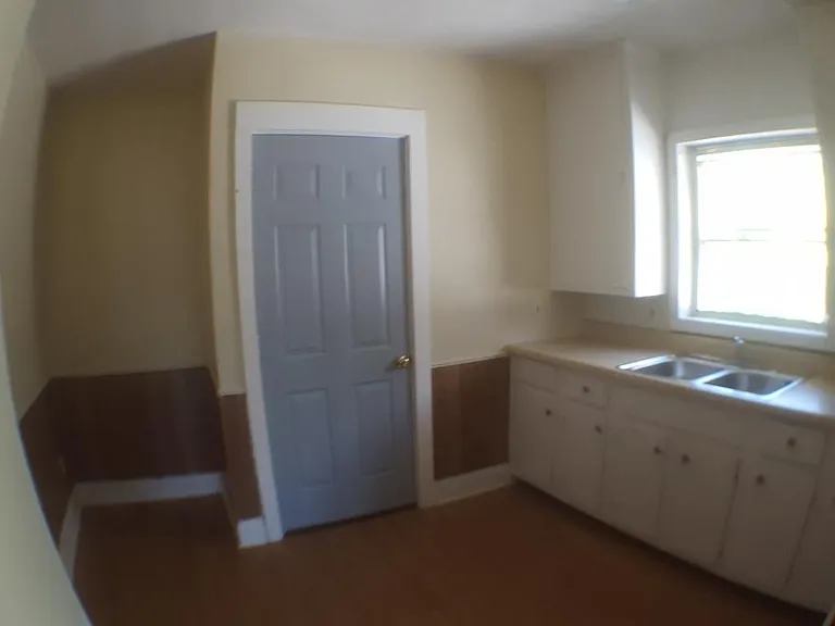 1840 Cone St — Photo 11