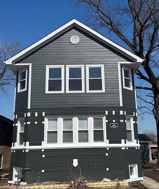 1st image of 656 E 101st St