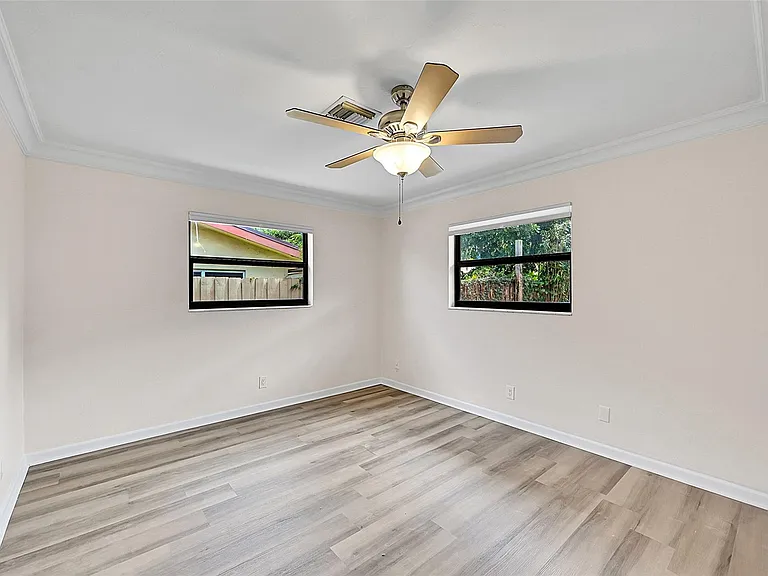 2200 NE 54th St E #EAST — Photo 8