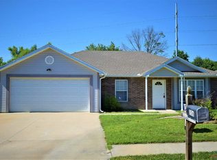 206 Division St, Knob Noster, MO 65336