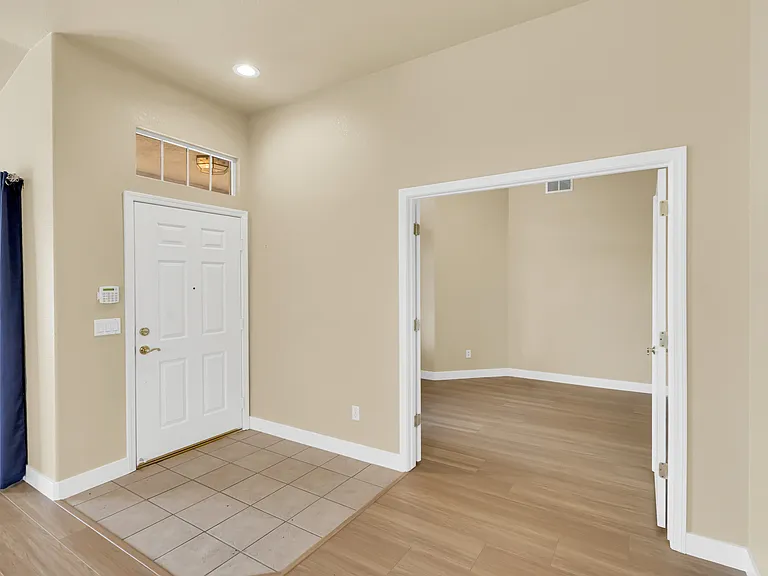 8795 Monterey Oaks Dr — Photo 15