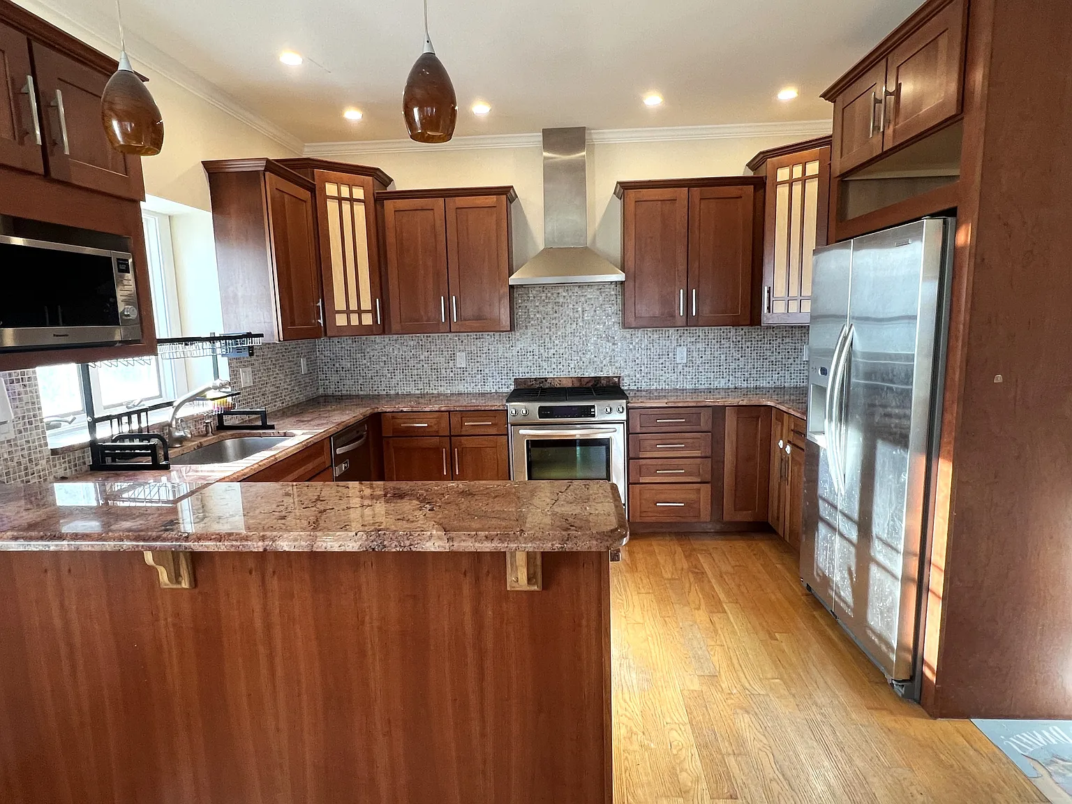 3 bed, 4.0 bath, 2780 sqft, $6,000 — Photo 4
