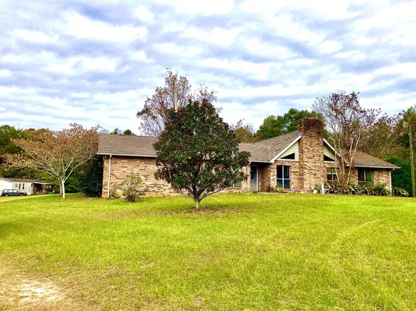 2204 N Three Notch St, Troy, AL 36081