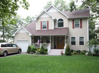 88 Wylde Rd, Mount Sinai, NY 11766