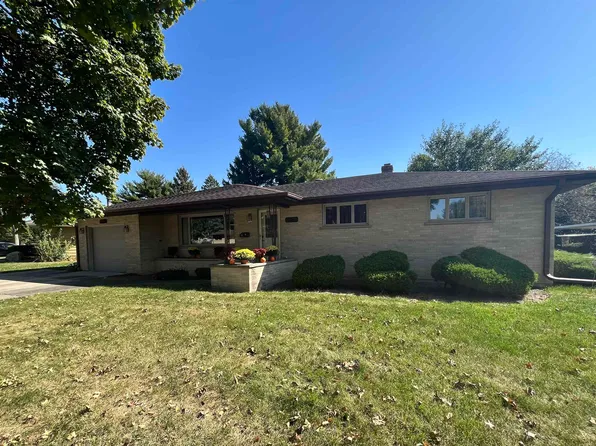 1720 W Luther Rd, Janesville, WI 53545