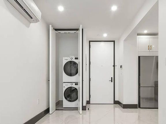 2nd image of 1336 Dekalb Ave #2A