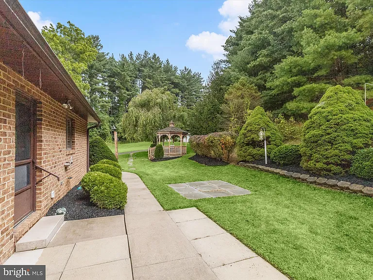 2177 Manchester Rd — Photo 42