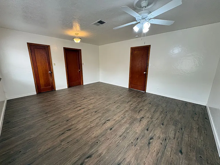 309 W Noble Ave — Photo 22
