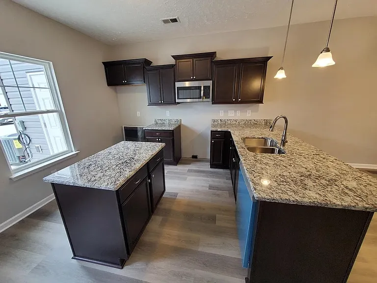 408 Rick McCormick Dr — Photo 4