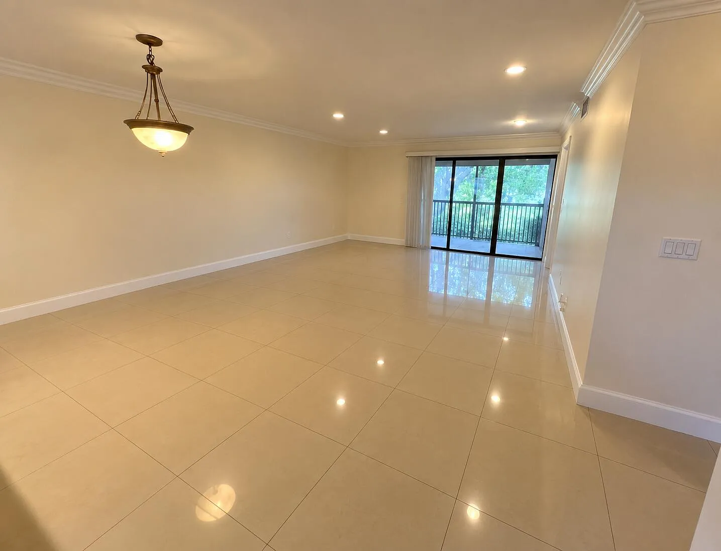 1 bed, 1.0 bath, 1100 sqft, $1,900 — Photo 4