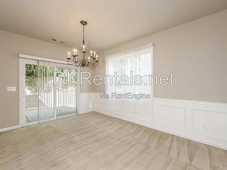 4102 Dahlgreen Way — Photo 4