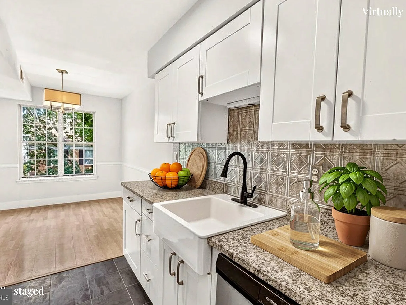 3 bed, 2.0 bath, 972 sqft, $2,000 — Photo 3