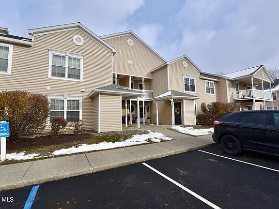 3rd image of 410 Cedar Run