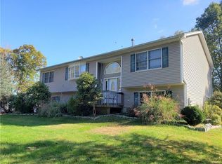 314 Diddell Rd, Poughkeepsie, NY 12603