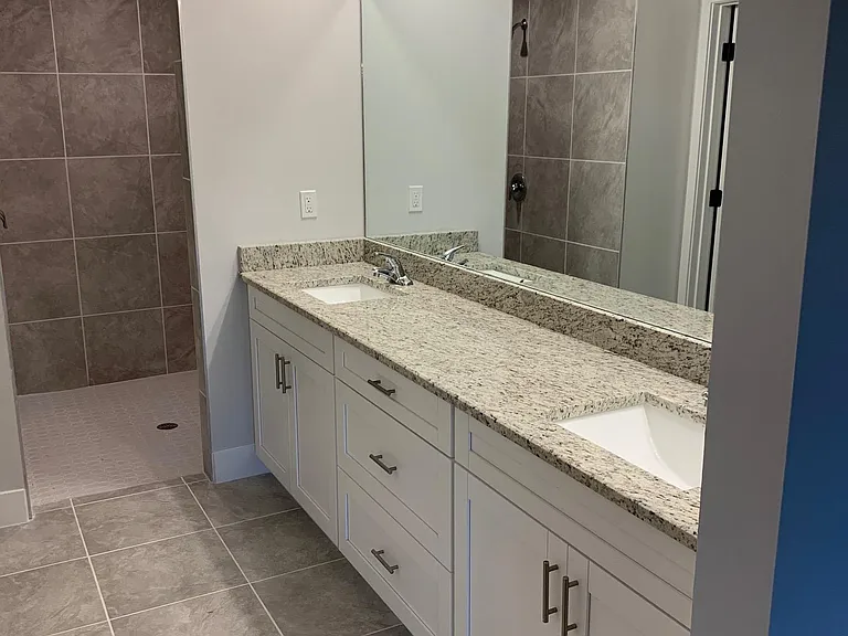 871 Garland St E — Photo 16